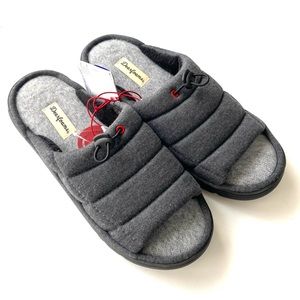 DEARFOAMS NWT $40 Mens Medium 9-10 Gray Adrian Quilted Sweatshirt Slide Slippers